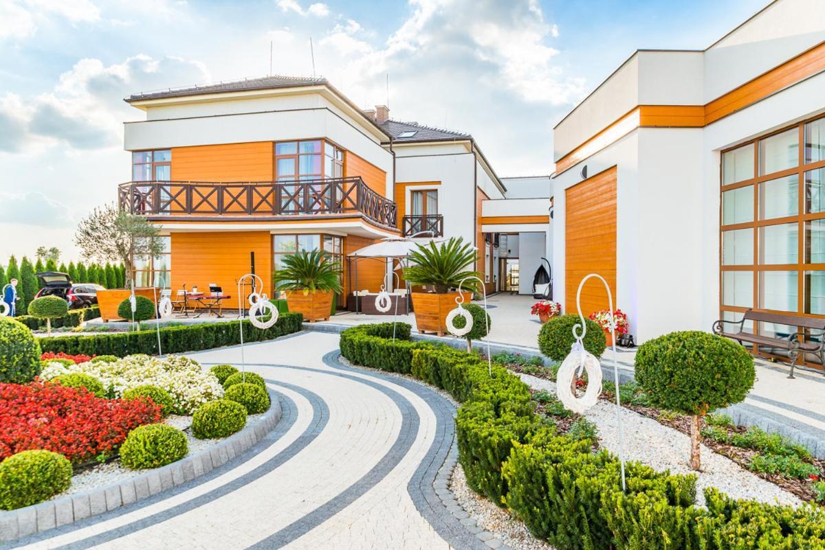 Hotel Kristoff Laszkow Екстер'єр фото