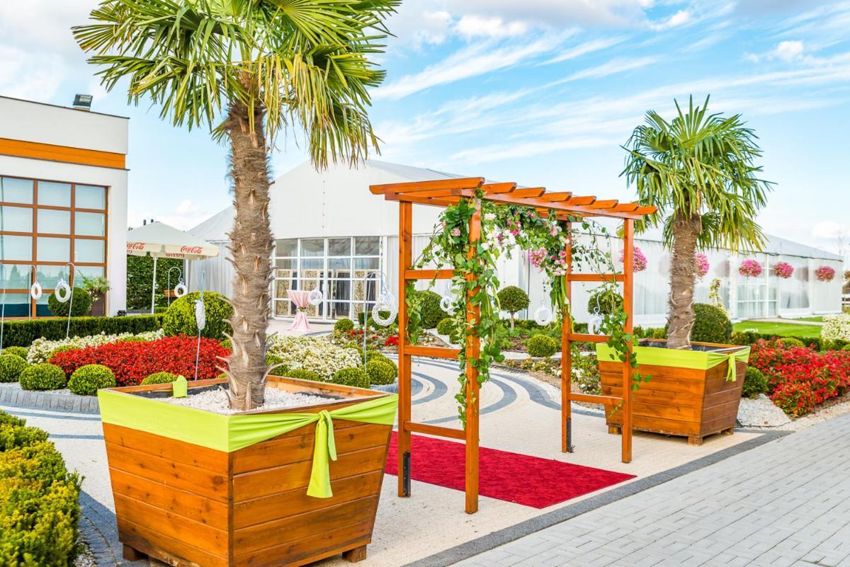Hotel Kristoff Laszkow Екстер'єр фото