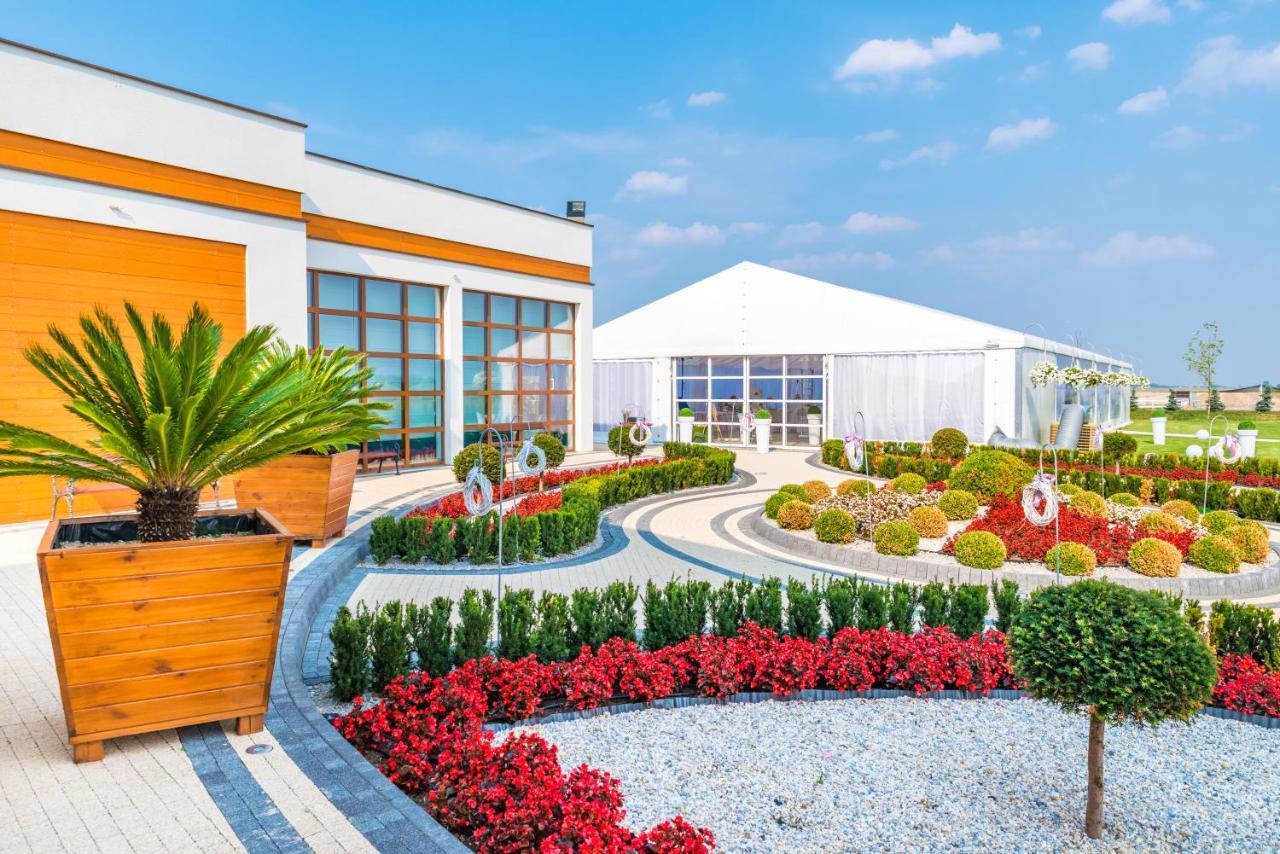 Hotel Kristoff Laszkow Екстер'єр фото